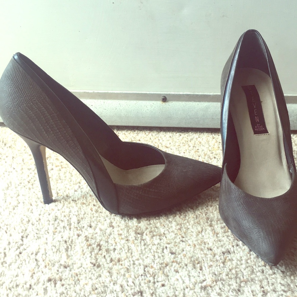 Steven by Steve Madden distressed pumps